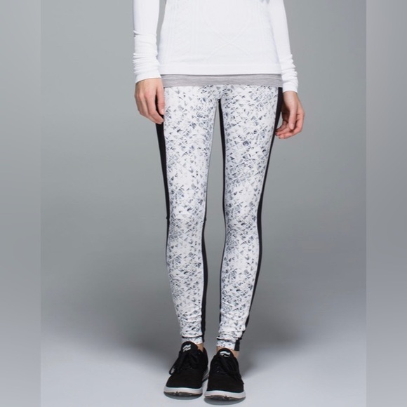 Lululemon Speed Tight II *Full-On Luxtreme - Picture 7 of 8